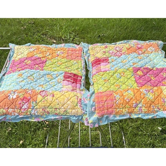 The‎ Company Store 2 Standard Pillow Shams Quilted Flowers Floral Patchwork - Picture 2 of 16